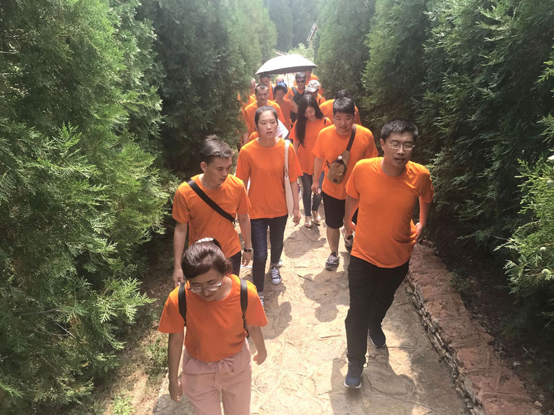 疲憊不堪的驢友們 疲憊不堪的驢友們